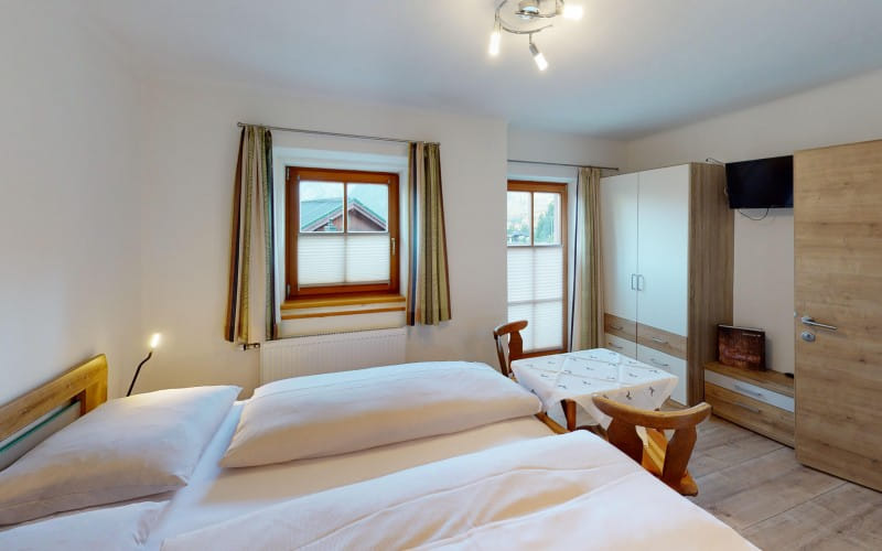 forellenstubeloferbedroom6.jpg
