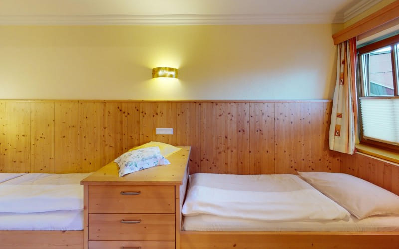 forellenstubeloferbedroom10.jpg